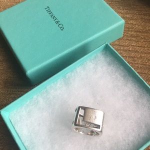 Tiffany & Co love ring size 5